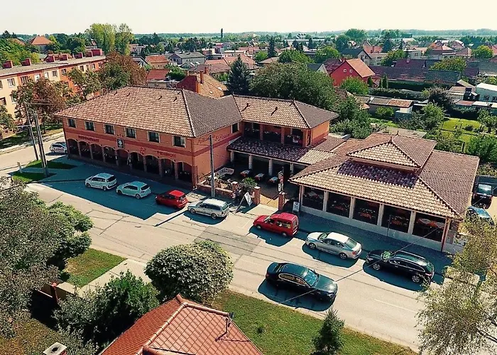 Corvin Pension And RestaurantPenzion